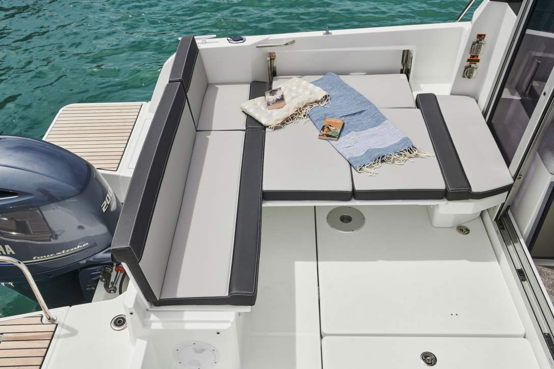 Jeanneau Merry Fisher 795 Serie 2 HB Exterior - 26.JPG