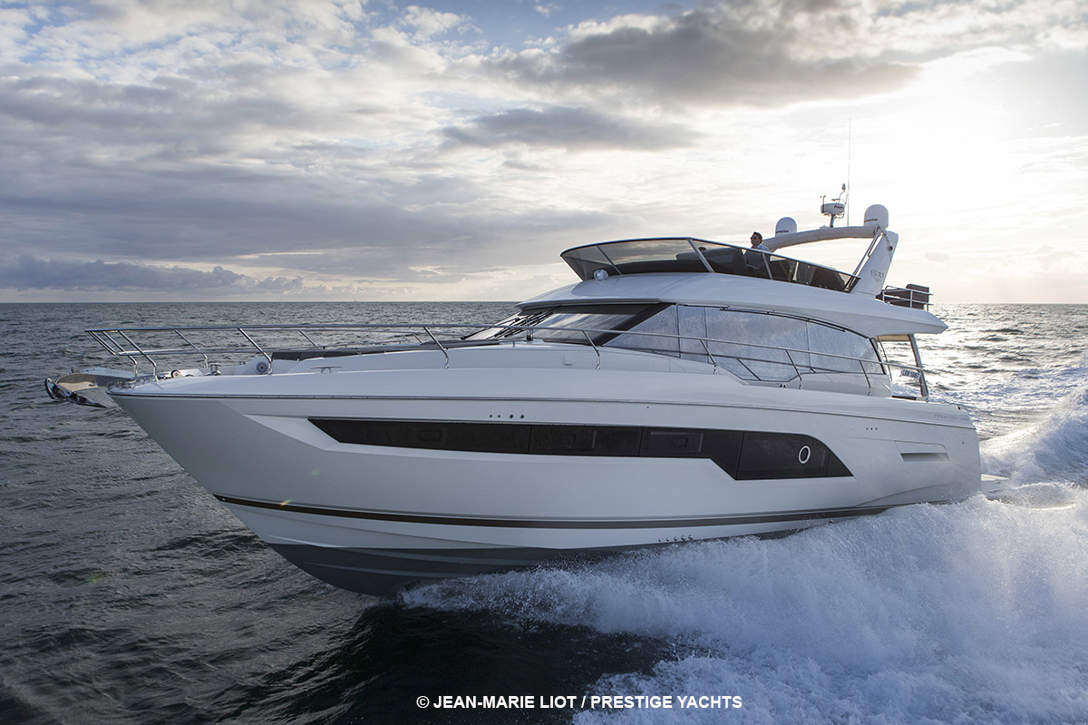 Prestige 630 Flybridge Exterior - 9.jpg