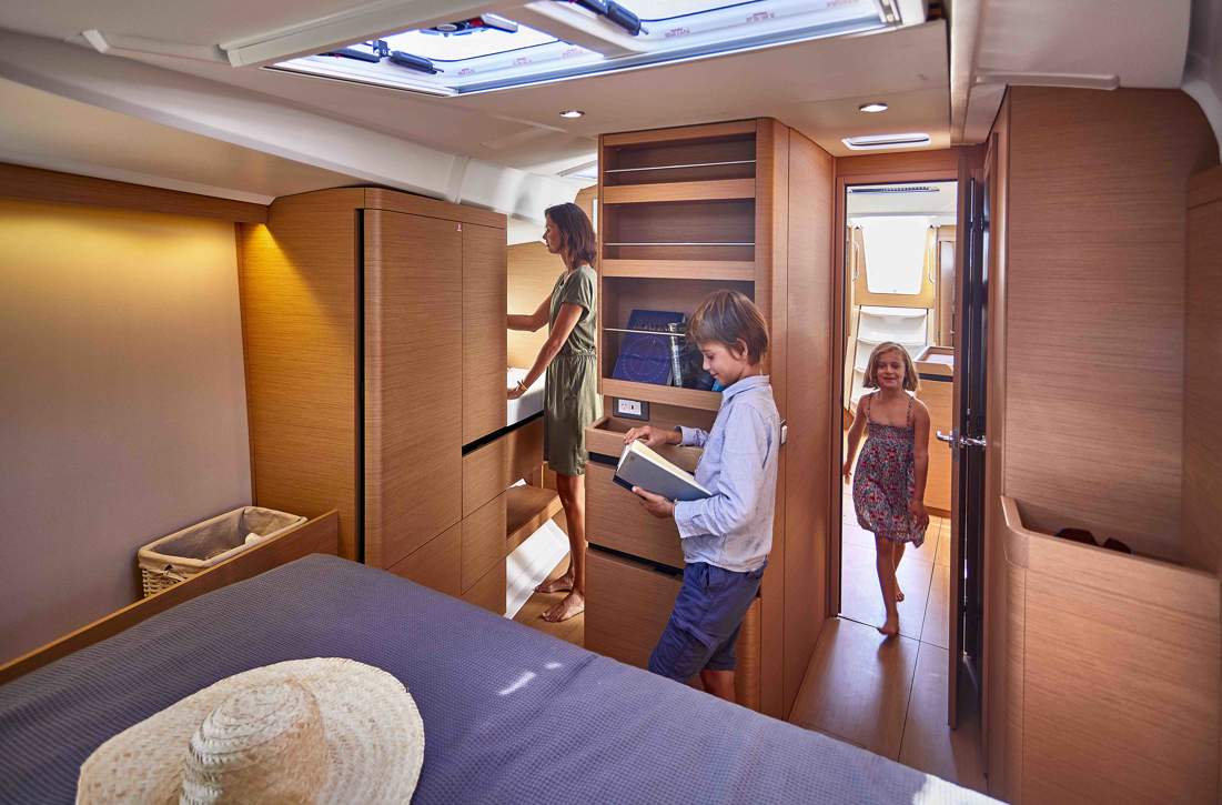 Jeanneau Sun Odyssey 490 Interior - 15.JPG