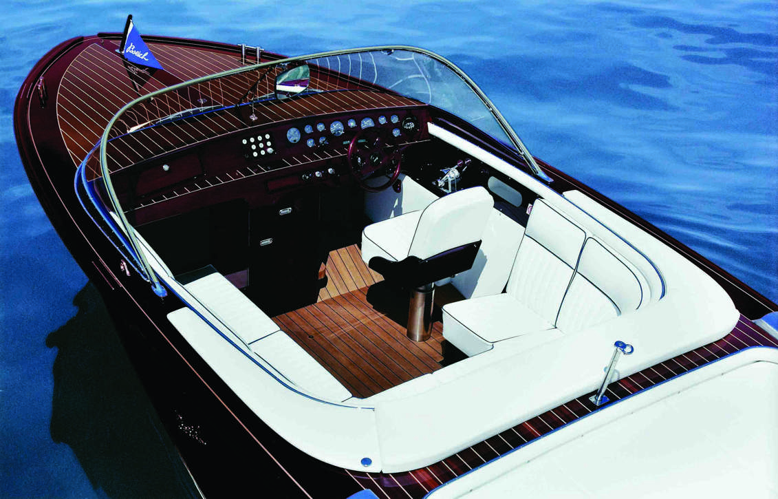 Boesch 750 Portofino De Luxe Interior - 2.jpg