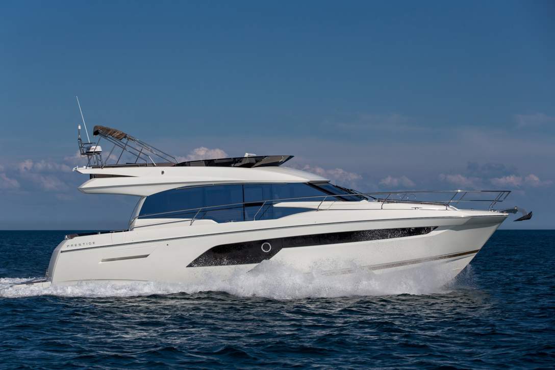 Prestige 520 Flybridge Exterior - 40.JPG