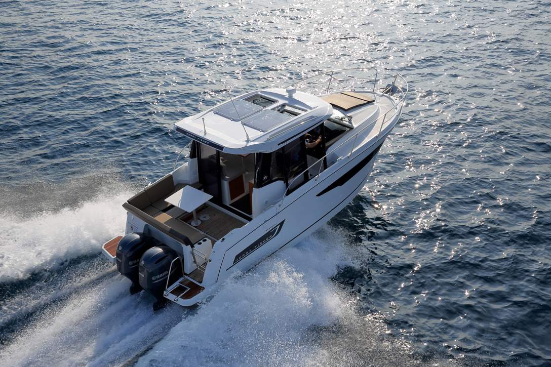 Jeanneau Merry Fisher 895 HB Exterior - 30.JPG