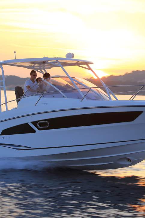 Jeanneau Cap Camarat 9.0 WA Exterior - 7.JPG