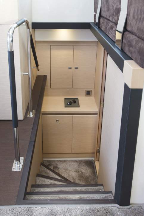 Prestige 420 Fly Interior - 39.JPG