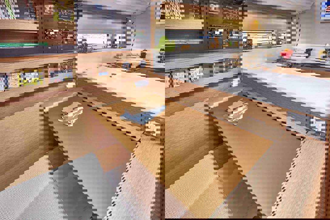 Jeanneau Sun Odyssey 440 Interior - 25.JPG