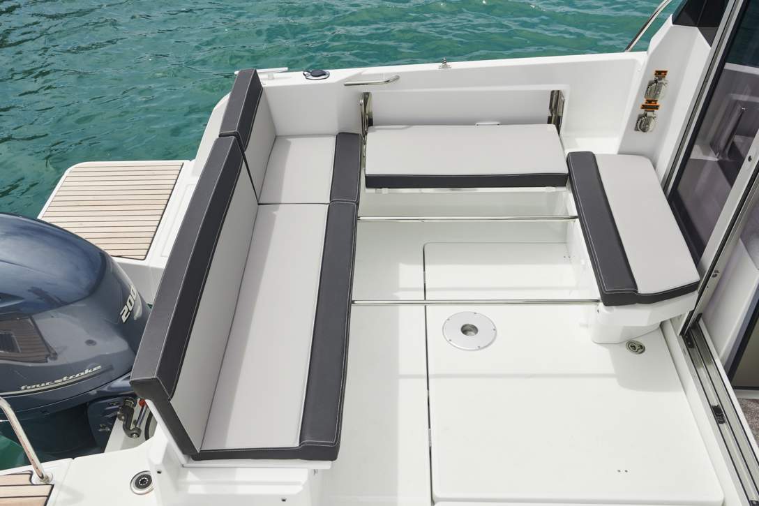 Jeanneau Merry Fisher 795 Serie 2 HB Exterior - 24.JPG