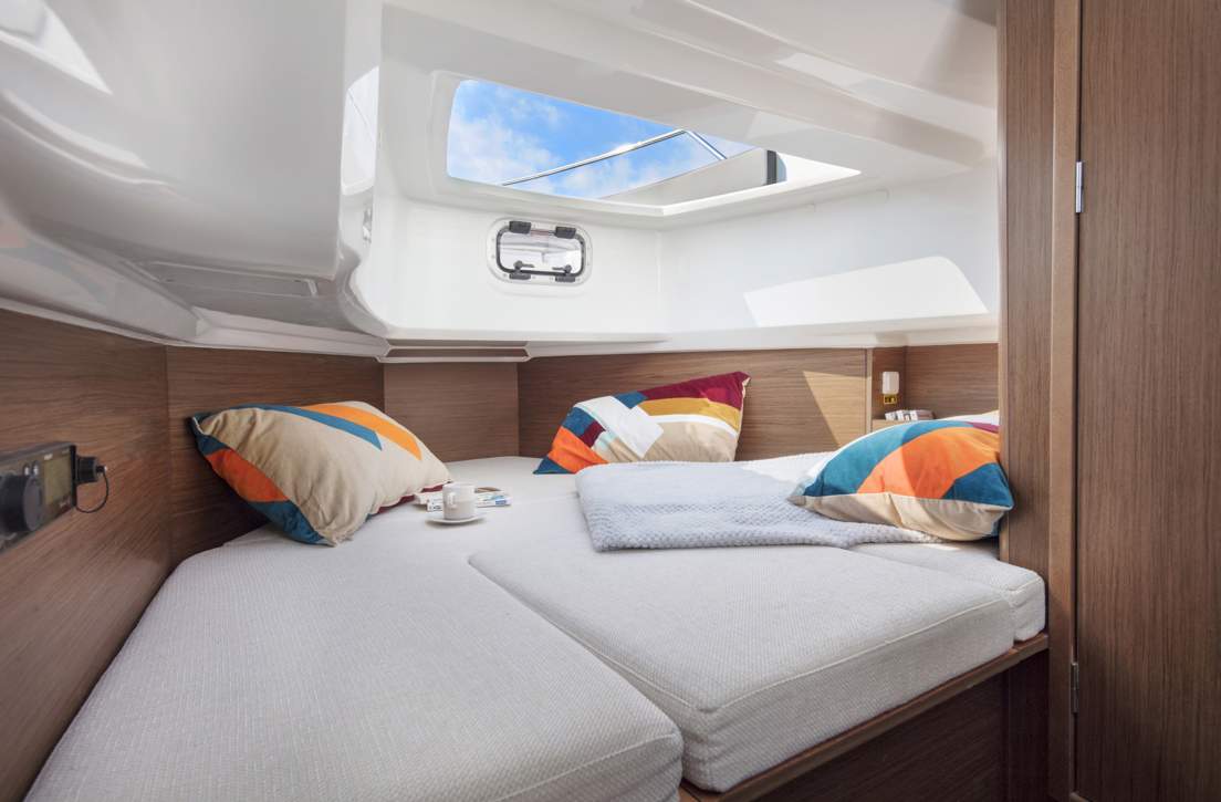 Jeanneau Cap Camarat 9.0 CC Interior - 2.JPG