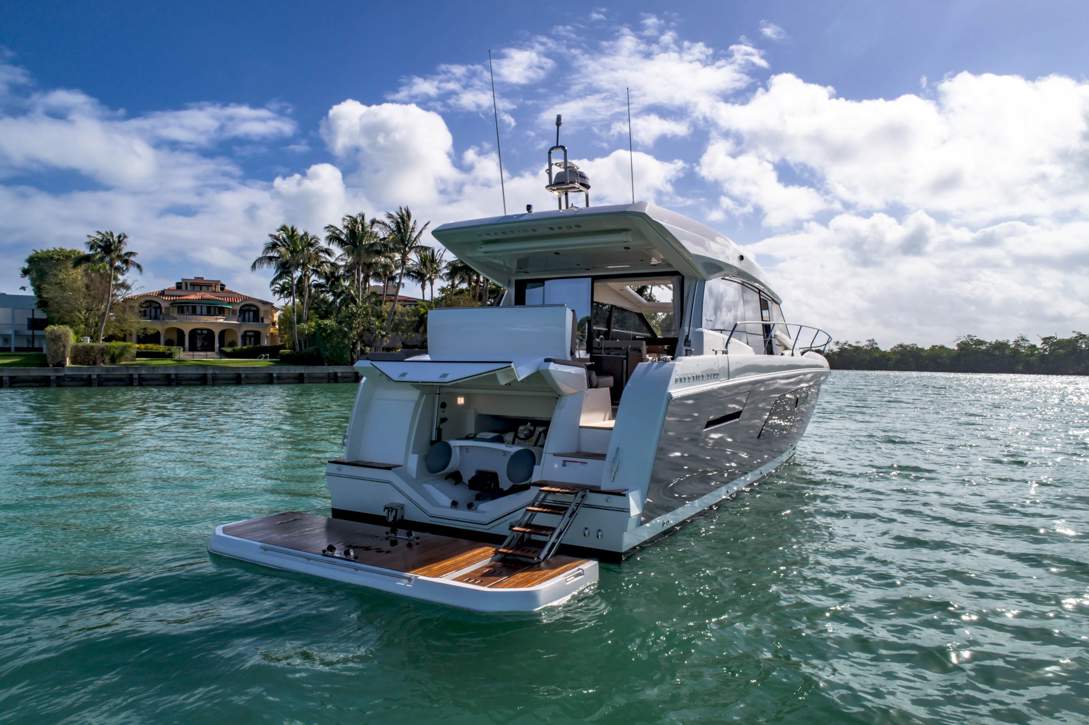 Prestige 520 S Exterior - 7.JPG