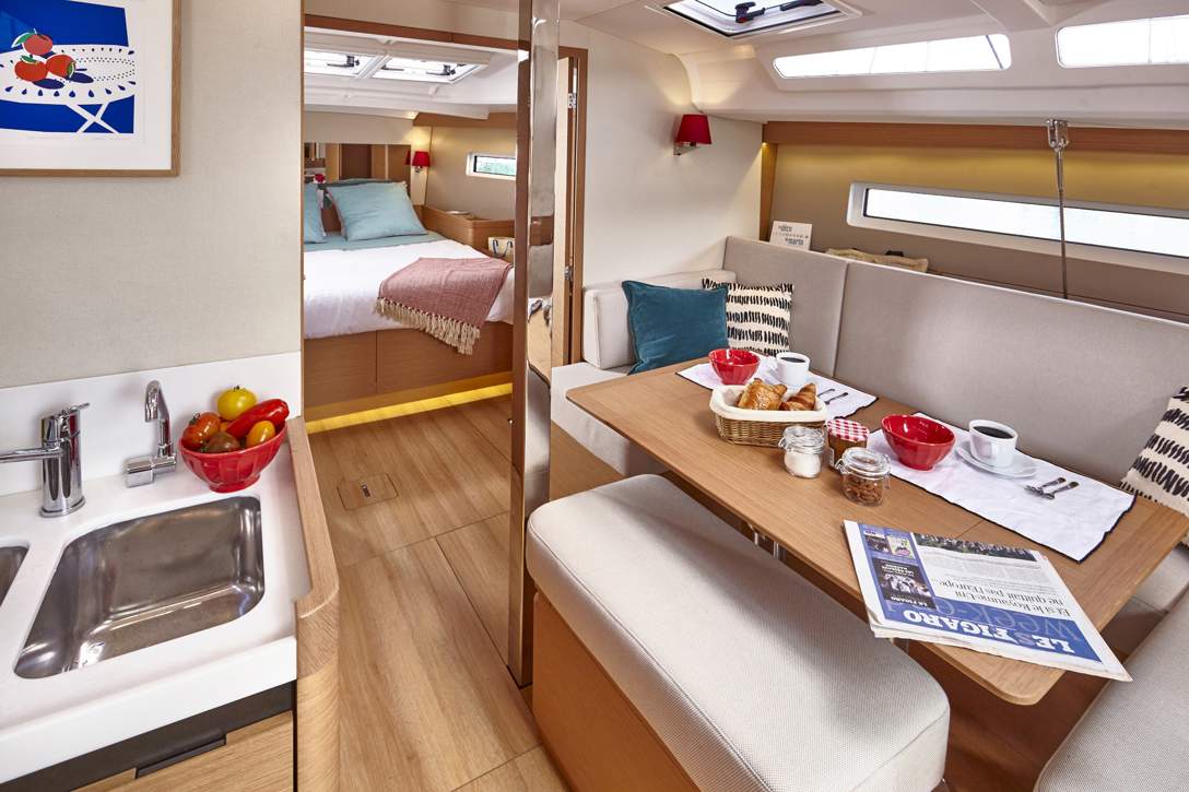 Jeanneau Sun Odyssey 440 Interior - 4.JPG