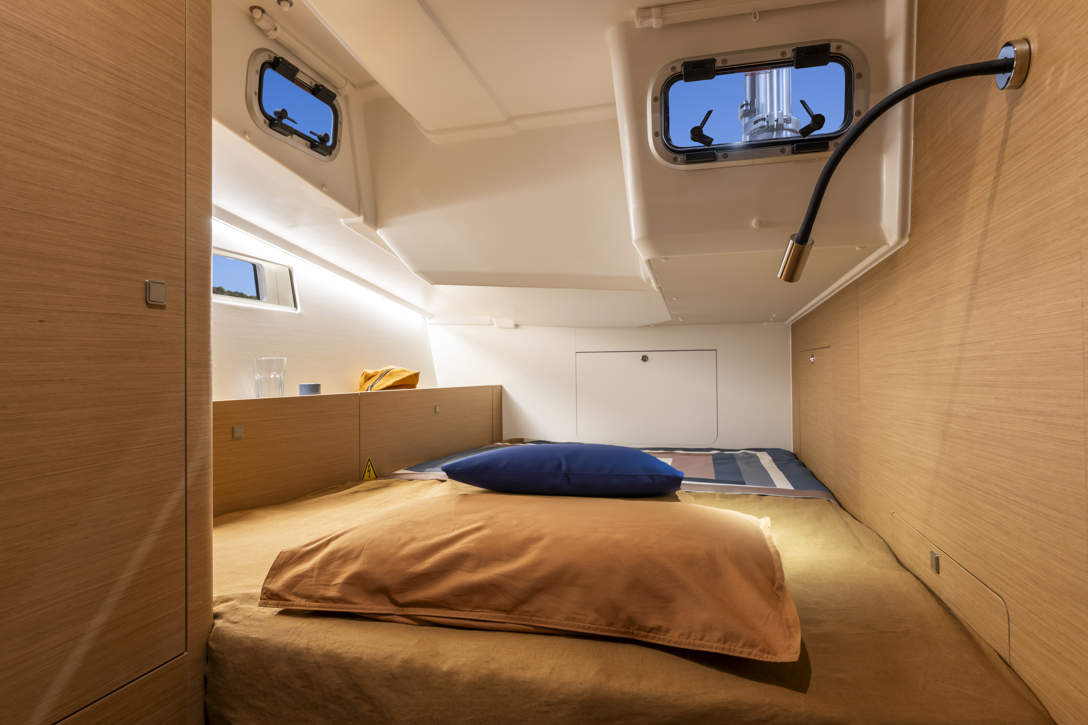 SUN ODYSSEY 455 INTERIOR (8)