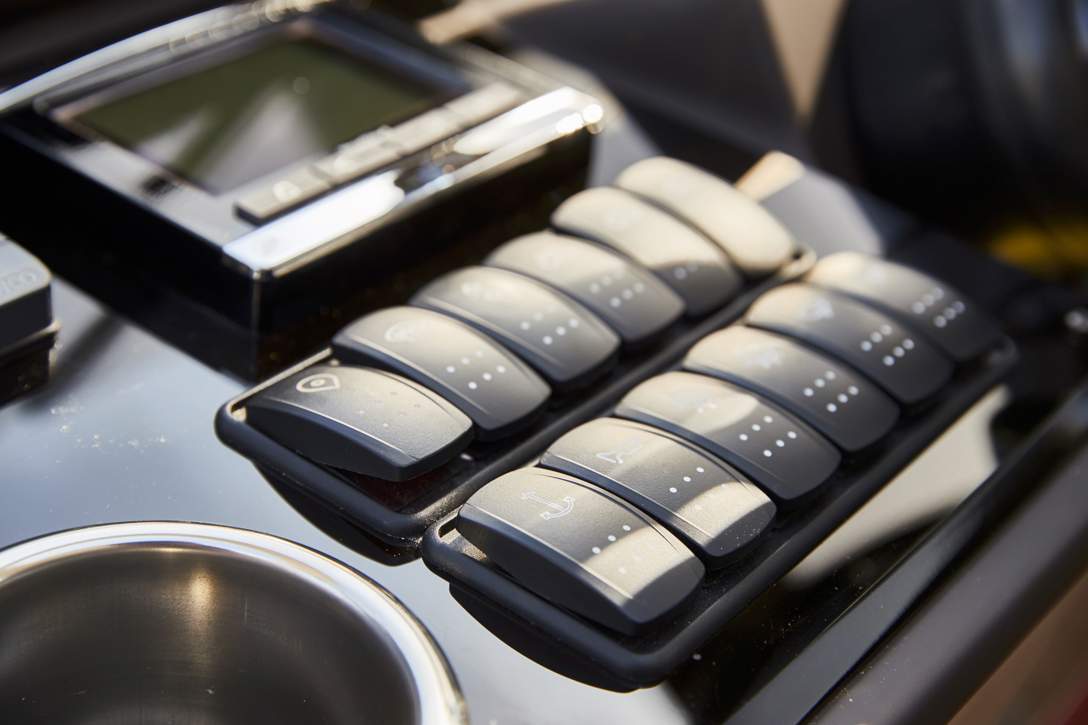 Prestige 590 S Interior - 26.JPG