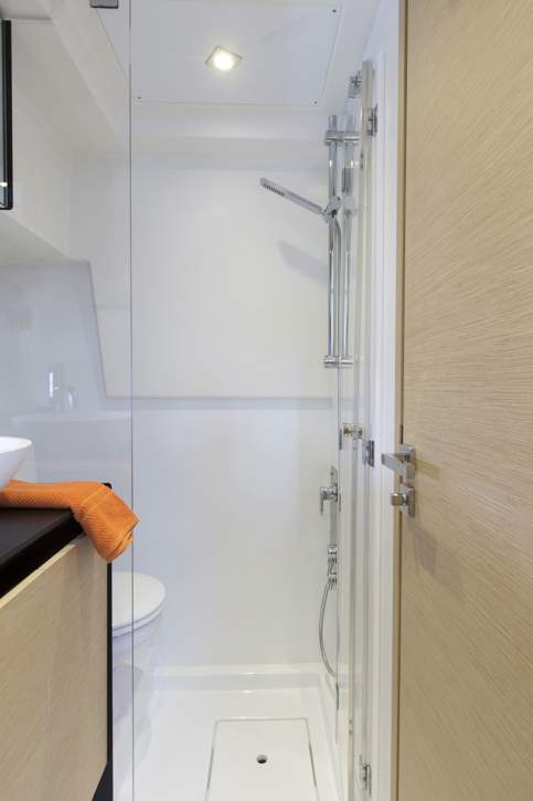 Prestige 420 Fly Interior - 31.JPG