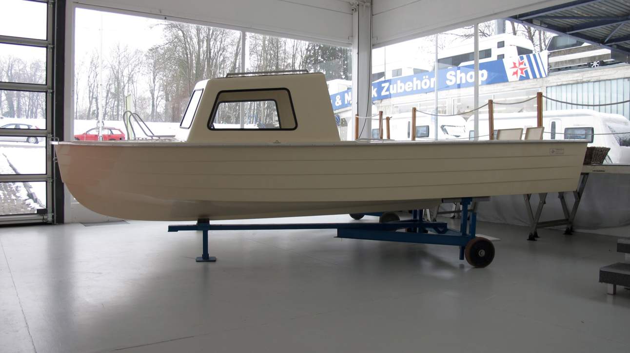 Füllemann Uno F-550 Exterior - 2.JPG