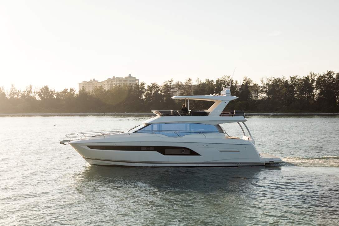 Prestige 630 Flybridge Exterior - 30.JPG