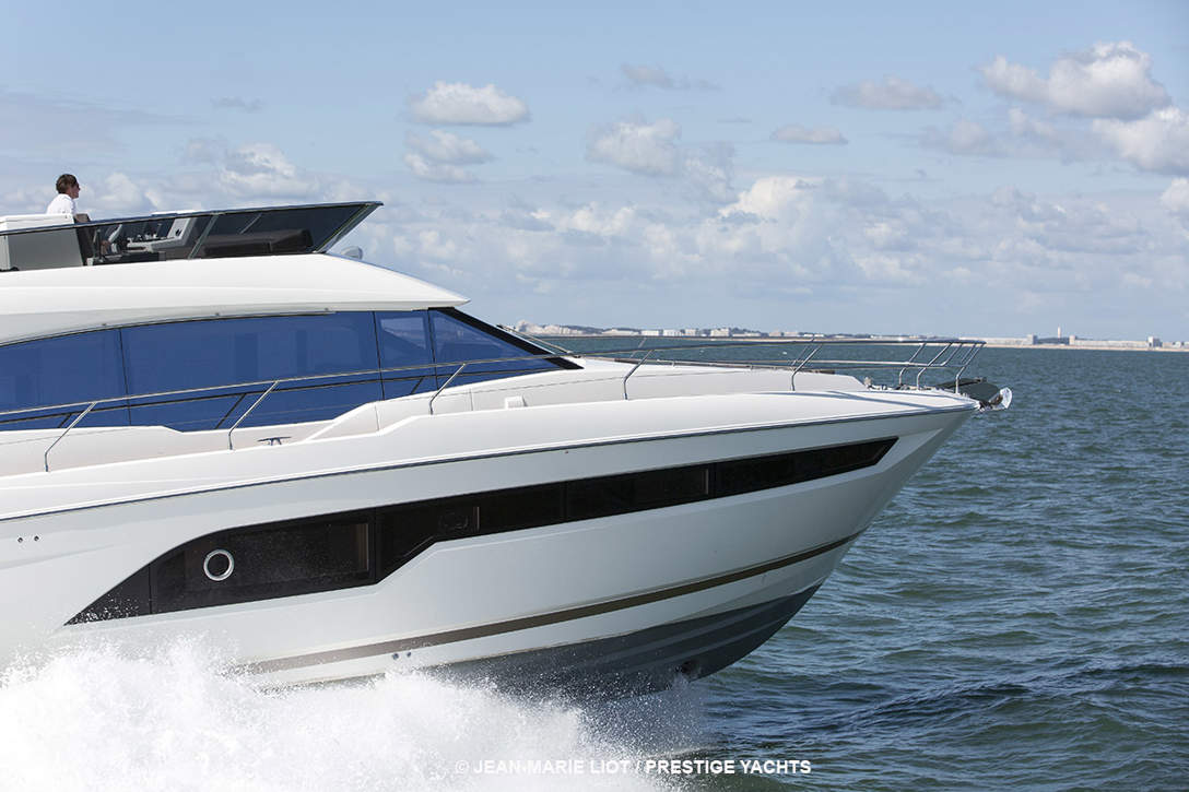 Prestige 630 Flybridge Exterior - 10.jpg