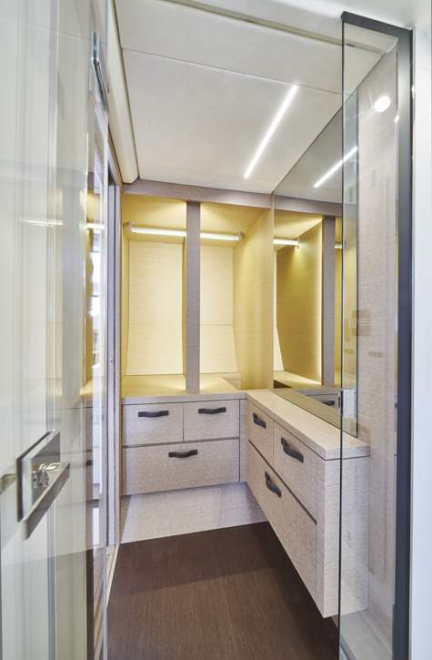 Prestige 590 Flybridge Interior - 26.JPG