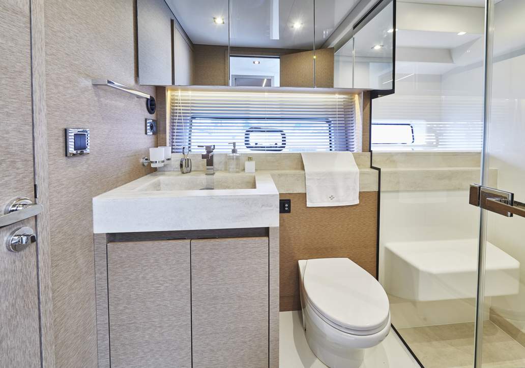 Prestige 590 Flybridge Interior - 19.JPG