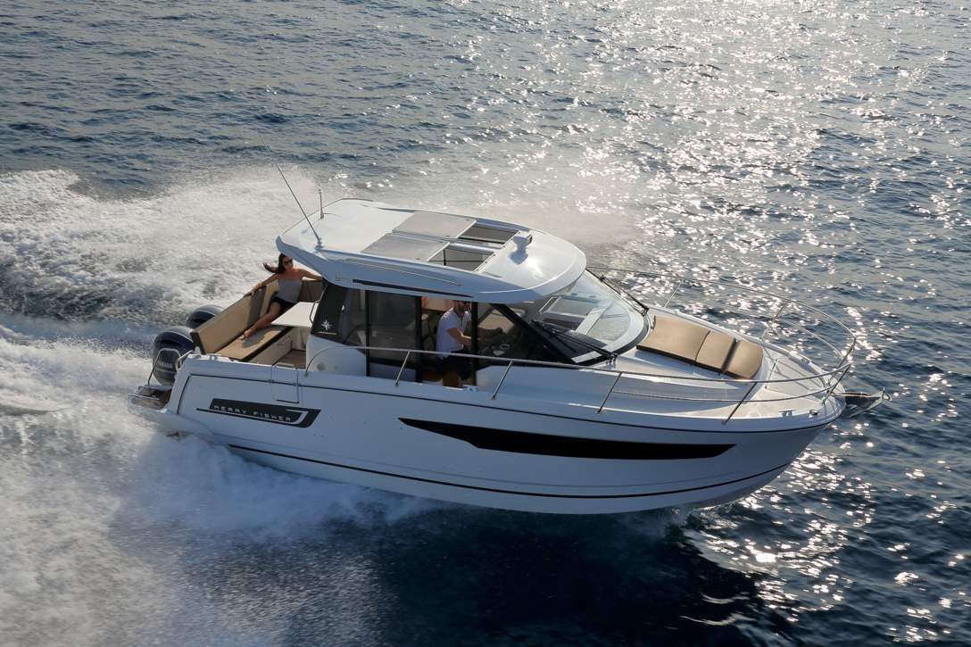 Jeanneau Merry Fisher 895 HB Exterior - 14.JPG