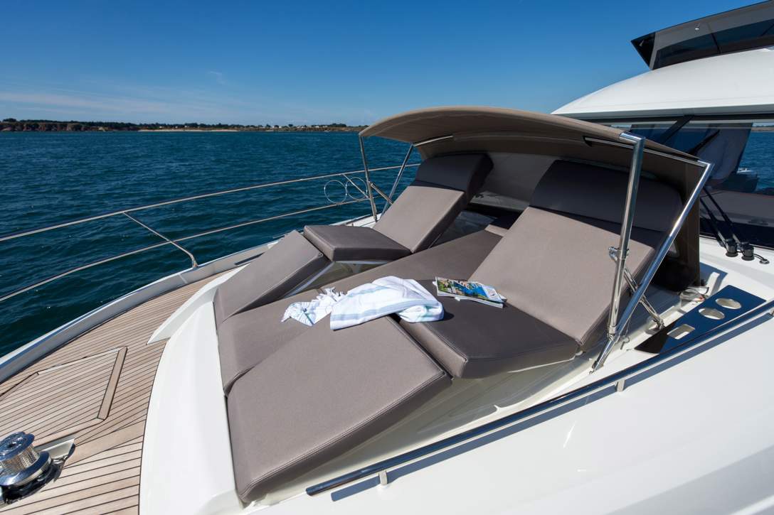 Prestige 520 Flybridge Exterior - 49.JPG