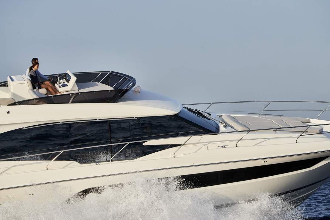 Prestige 590 Flybridge Exterior - 50.JPG