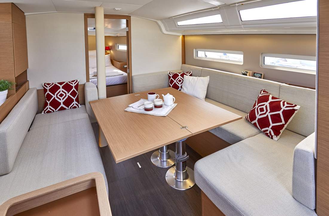 Jeanneau Sun Odyssey 410 Interior - 11.JPG