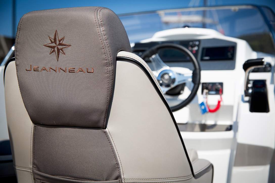 Jeanneau Cap Camarat 7.5 WA Serie 2 Exterior - 24.JPG