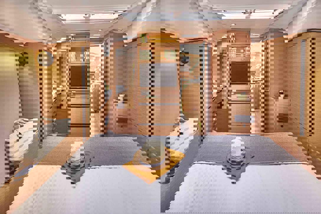 Jeanneau Sun Odyssey 490 Interior - 9.JPG