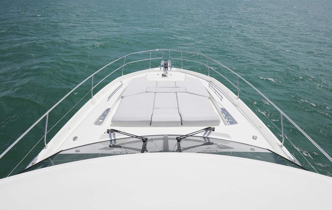 Prestige 590 Flybridge Exterior - 10.JPG