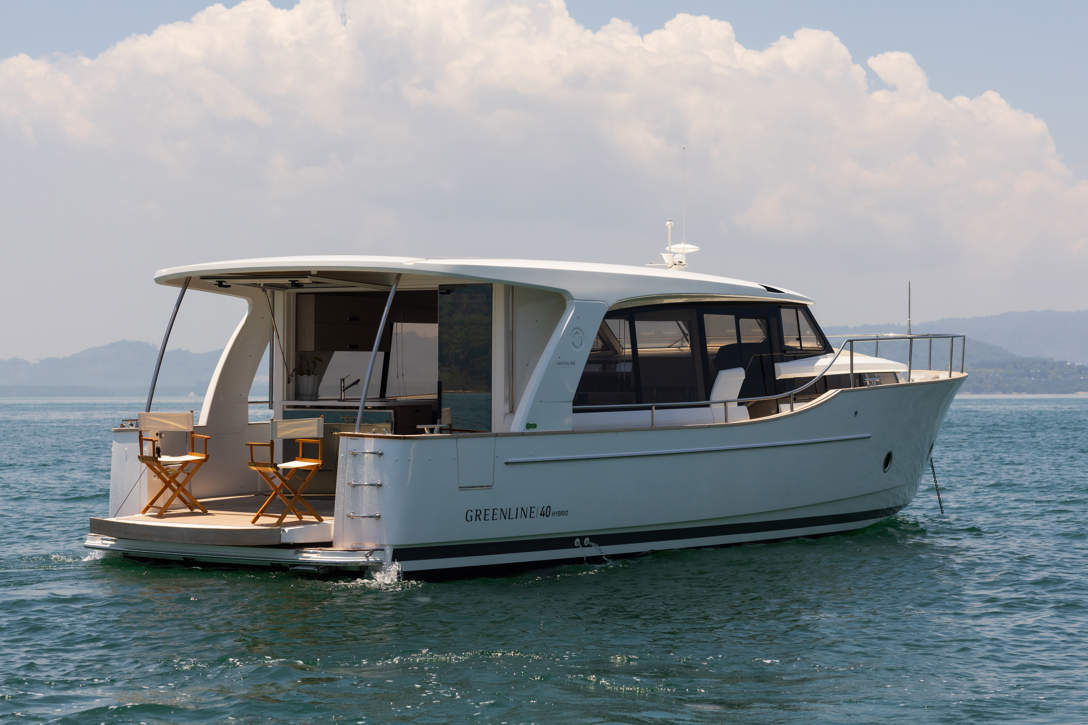 Greenline 40 Back 03