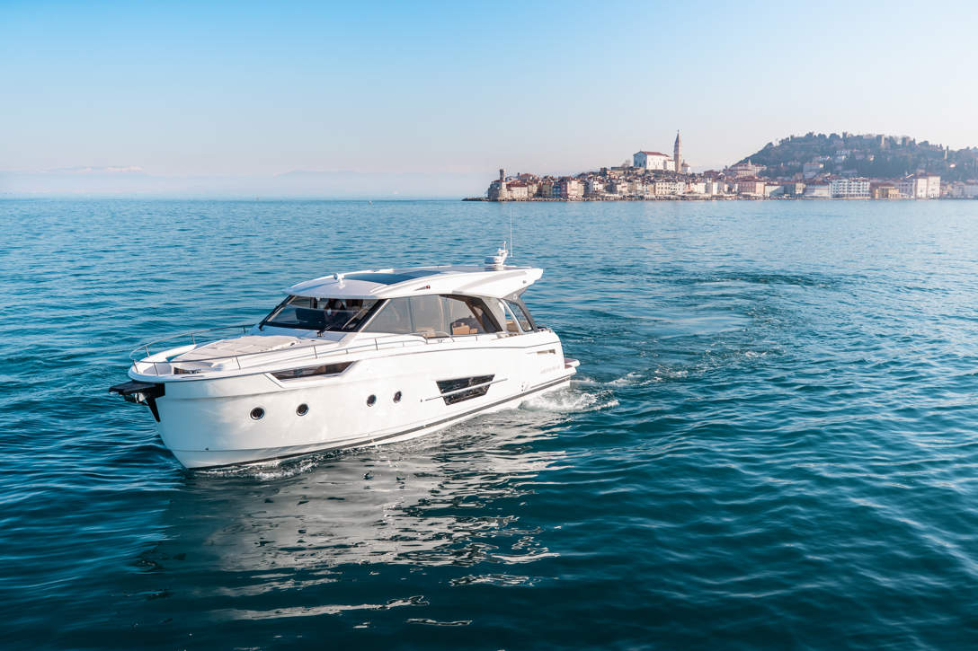 GL45COUPE Hybrid Ex Highres 18