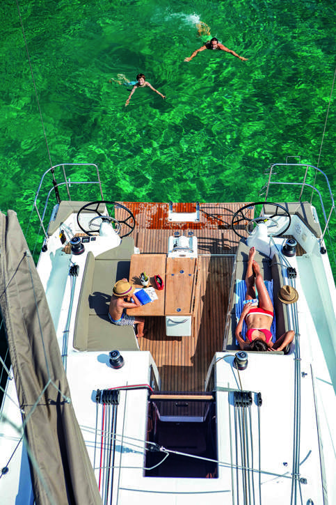 Jeanneau Sun Odyssey 410 Exterior - 6.JPG