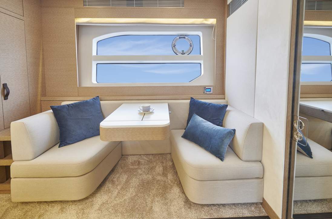 Prestige 590 Flybridge Interior - 27.JPG