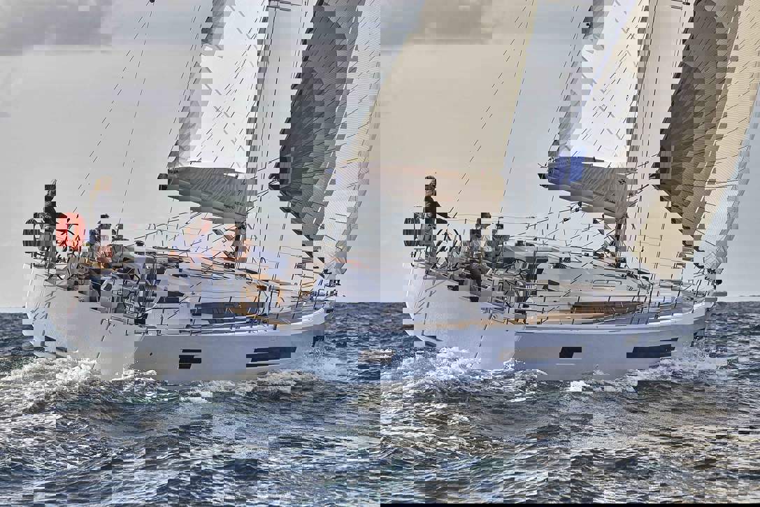 Jeanneau Sun Odyssey 490 Exterior - 26.JPG