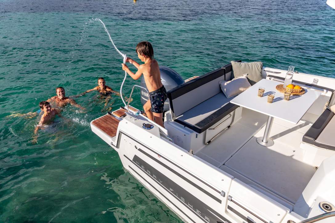 Jeanneau Merry Fisher 795 Serie 2 HB Exterior - 43.JPG