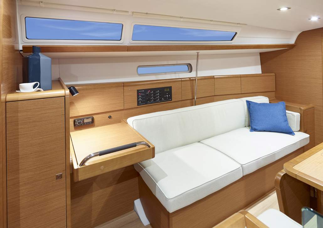 Jeanneau Sun Odyssey 389 Interior - 14.JPG