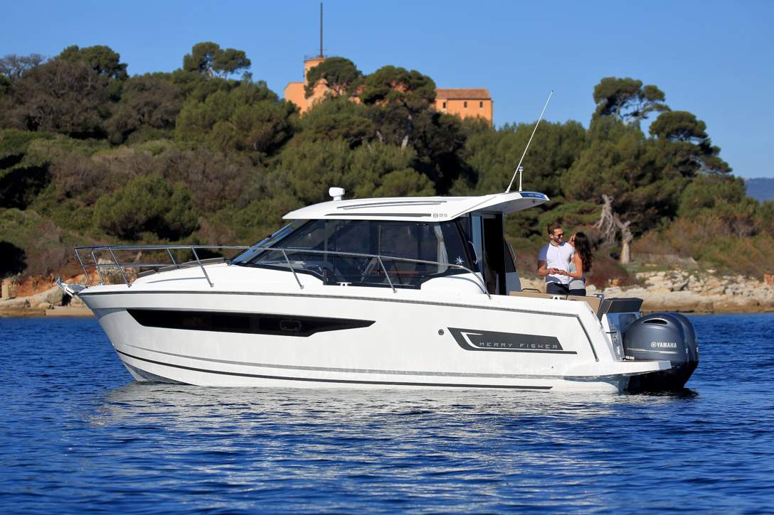 Jeanneau Merry Fisher 895 HB Exterior - 36.JPG