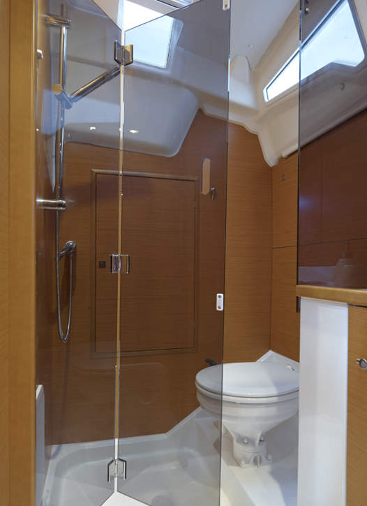 Jeanneau Sun Odyssey 389 Interior - 5.jpg