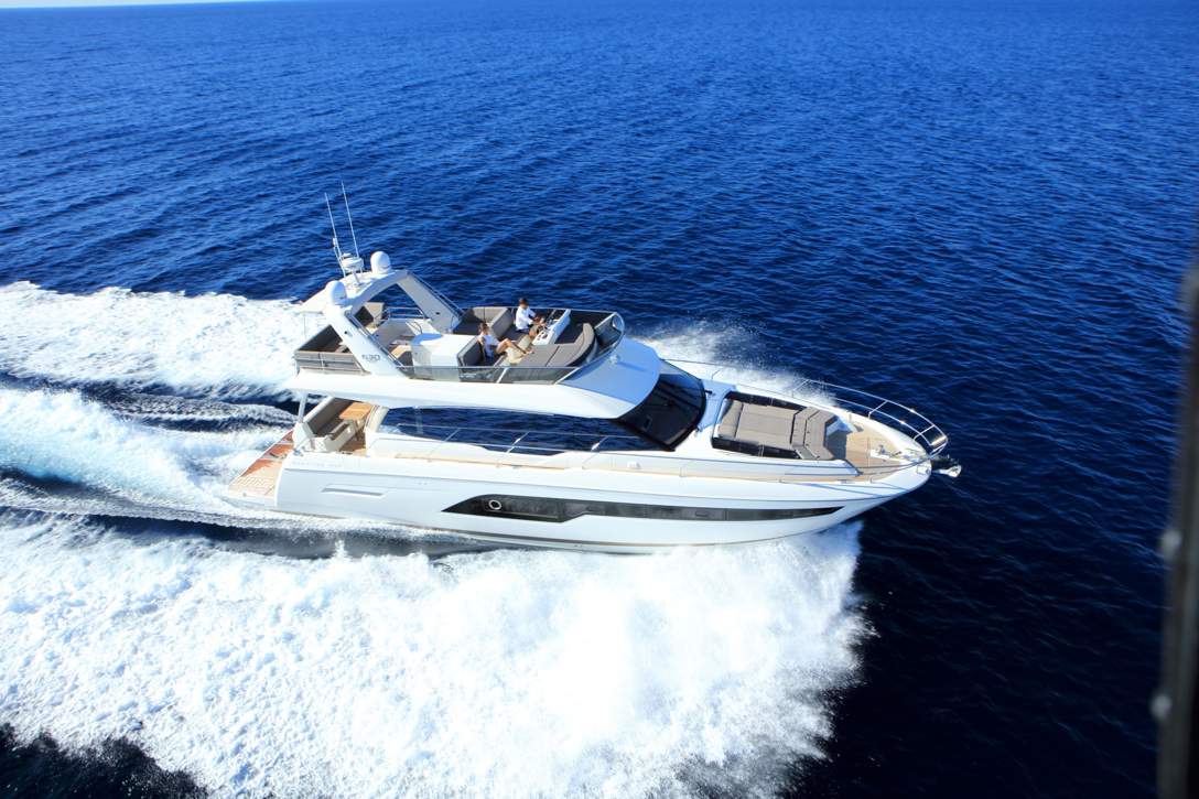 Prestige 630 Flybridge Exterior - 13.JPG