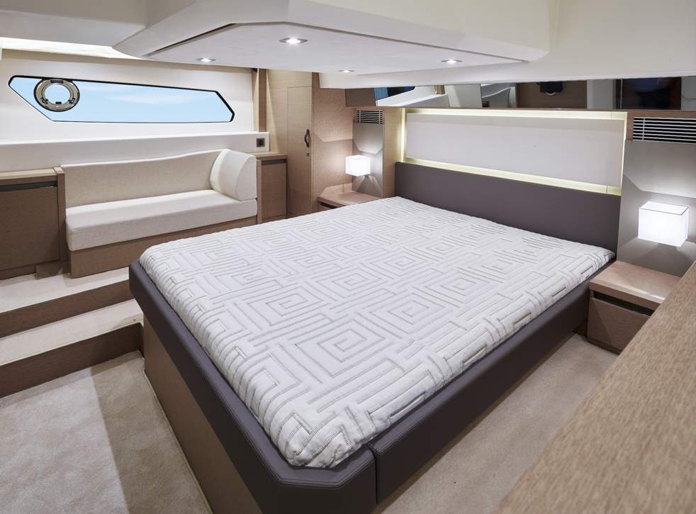 Prestige 460 Flybridge Interior - 34.JPG