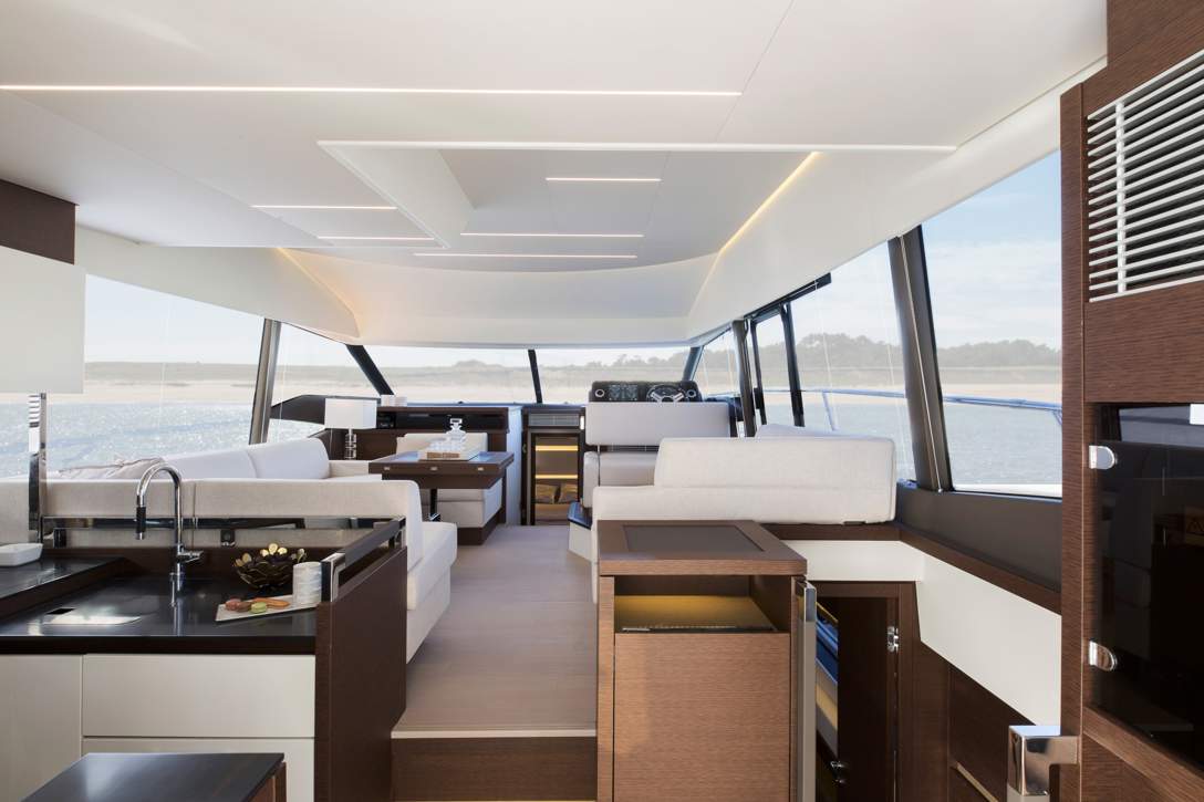 Prestige 520 Flybridge Interior - 15.JPG
