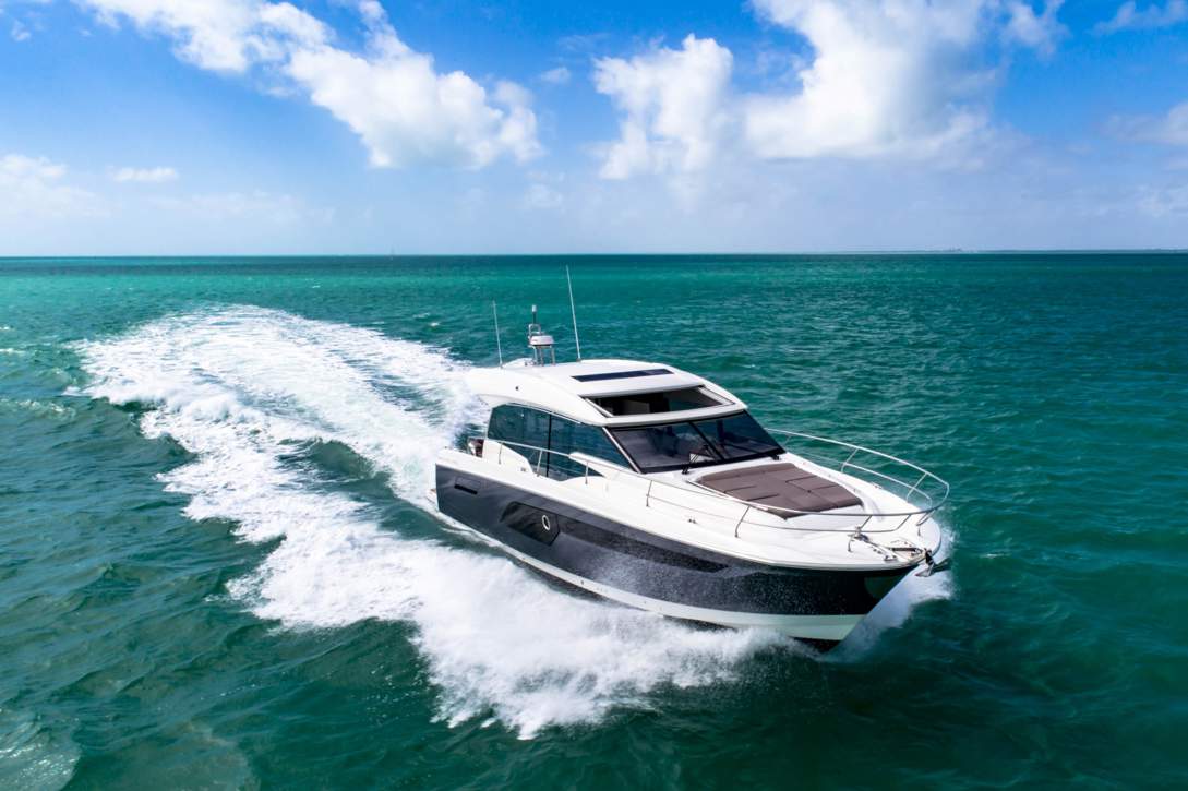 Prestige 520 S Exterior - 5.JPG