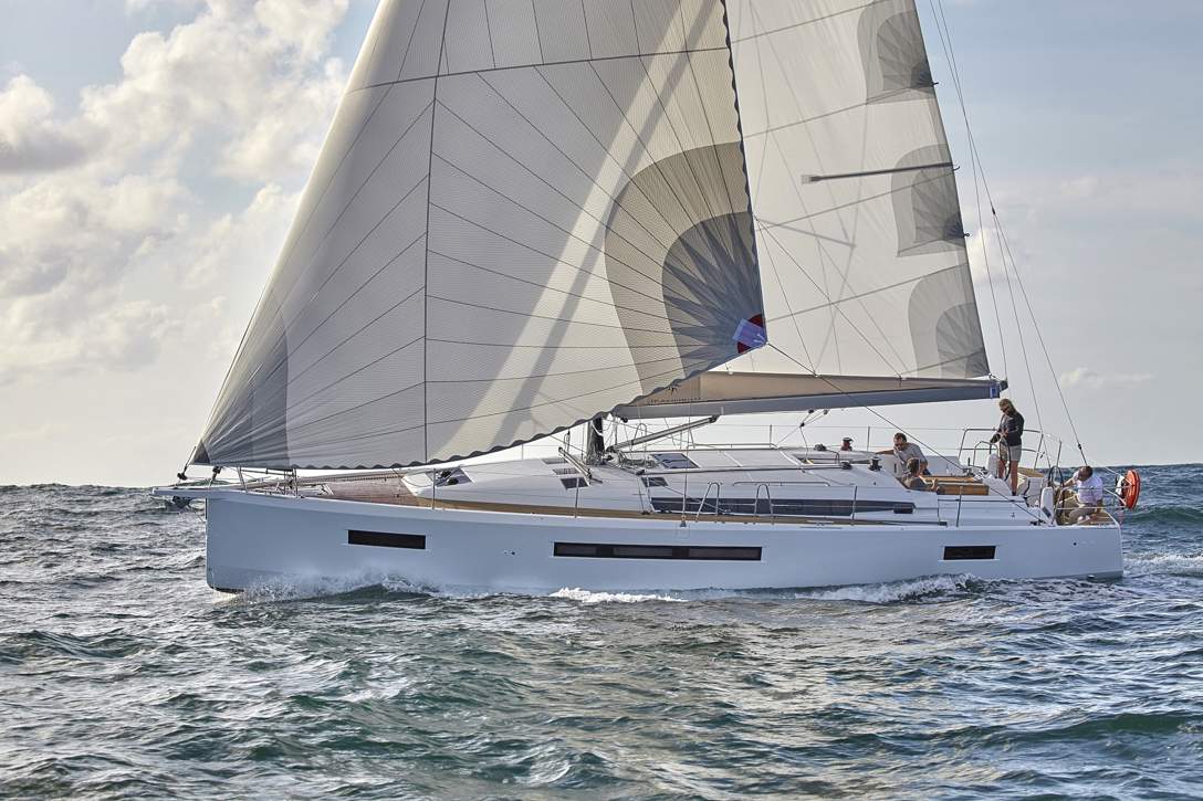 Jeanneau Sun Odyssey 490 Exterior - 23.JPG