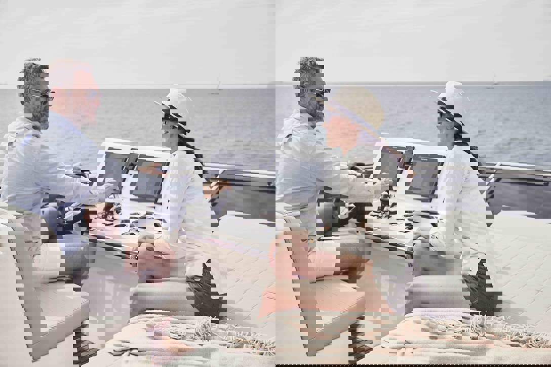 Prestige 520 Flybridge Exterior - 30.JPG