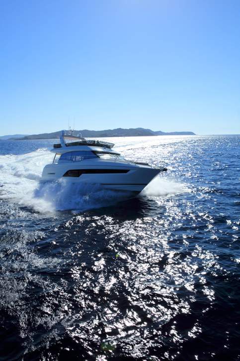 Prestige 630 Flybridge Exterior - 16.JPG