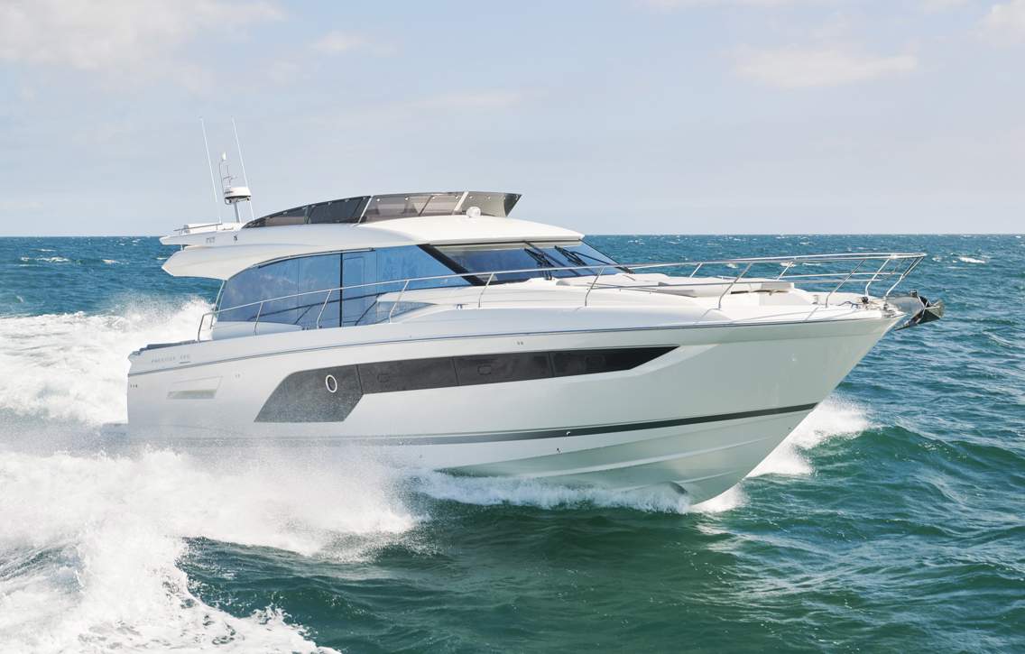 Prestige 590 Flybridge Exterior - 24.JPG
