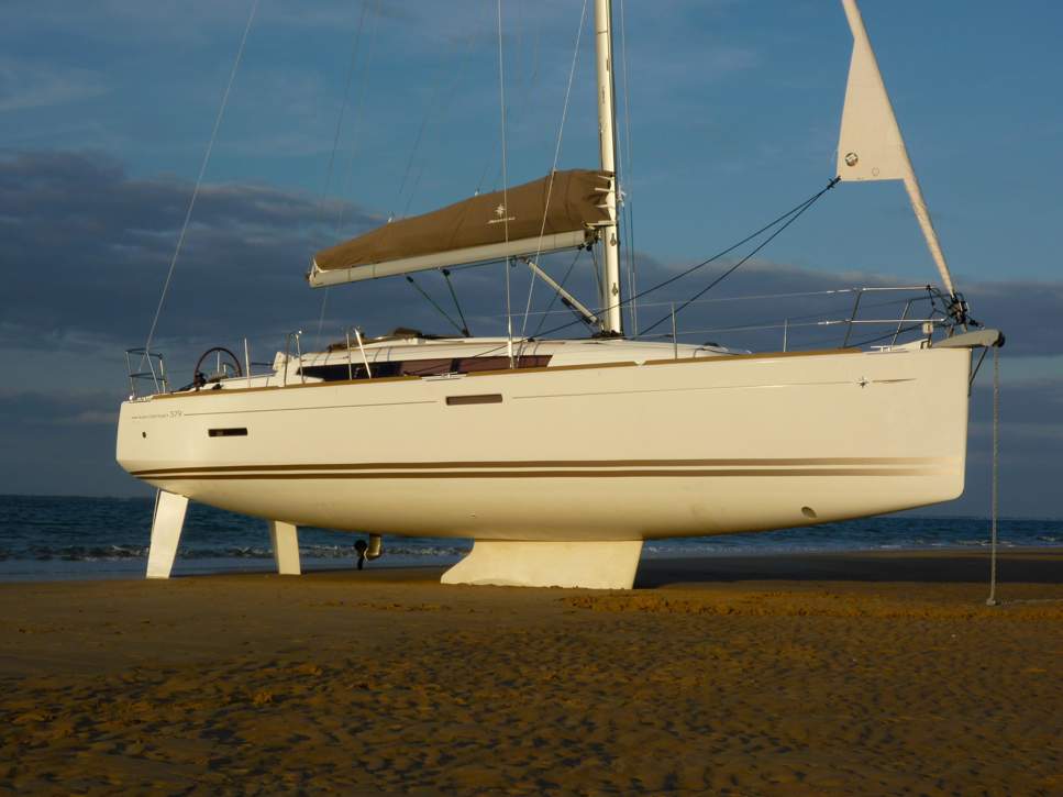 Jeanneau Sun Odyssey 389 Exterior - 30.JPG