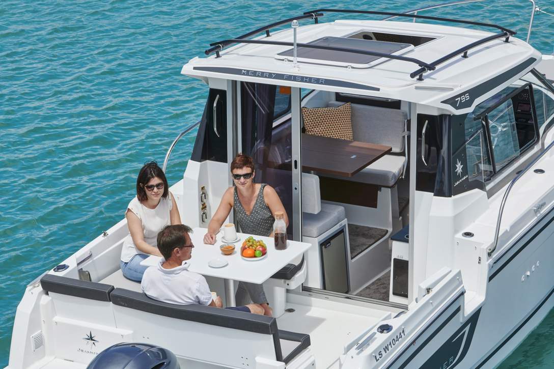 Jeanneau Merry Fisher 795 Serie 2 HB Exterior - 14.JPG