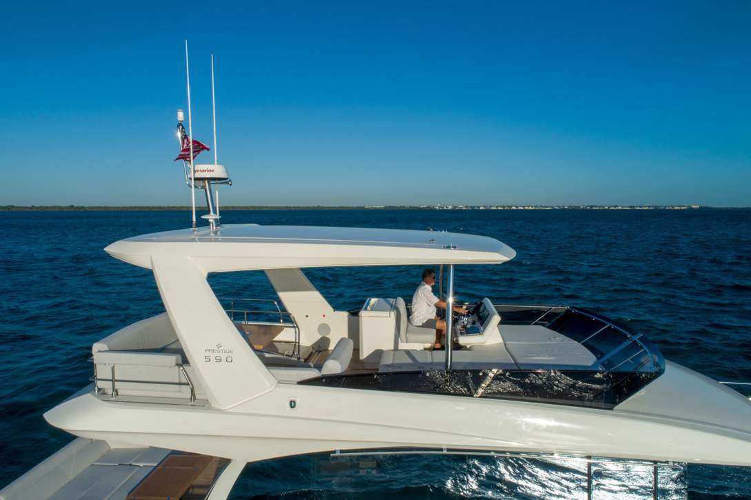 Prestige 590 Flybridge Exterior - 58.JPG