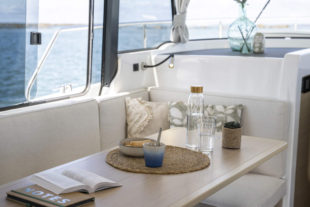 DELPHIA 10 SEDAN IMAGE INTERIOR NOIRMOUTIER 37