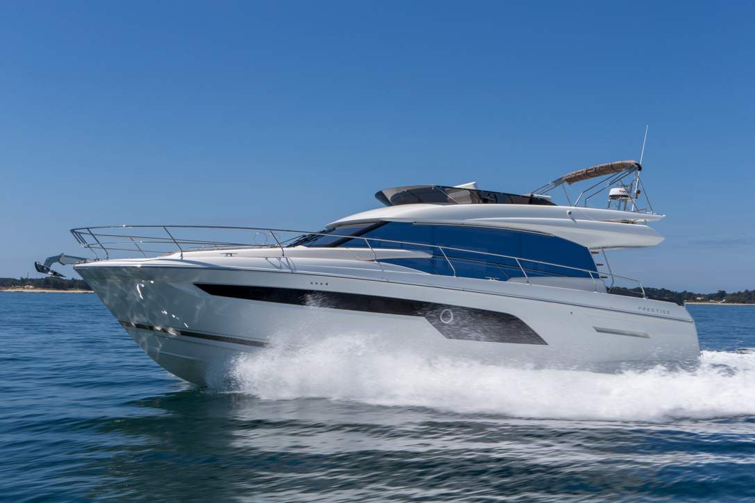 Prestige 520 Flybridge Exterior - 44.JPG
